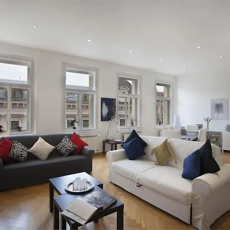 Charles Bridge Apartment *