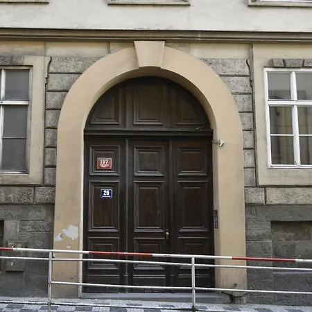 Spacious 4br By Charles Bridge Appartement