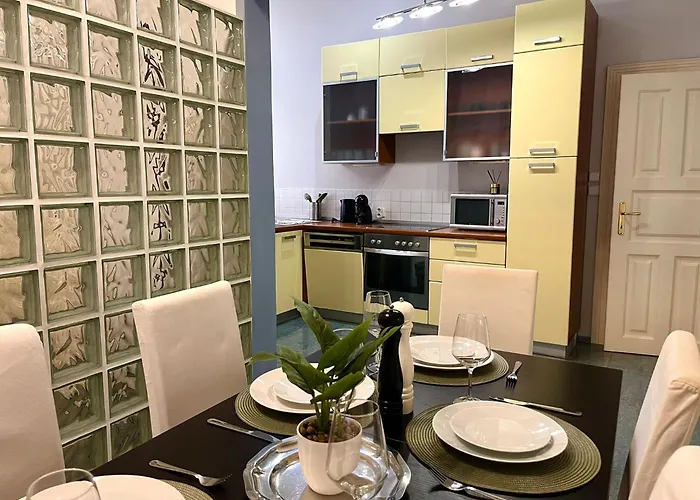 Spacious 4br By Charles Bridge Appartement *