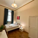 דירה Spacious 4br By Charles Bridge