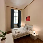 Spacious 4br By Charles Bridge Prag