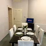 Spacious 4br By Charles Bridge פראג