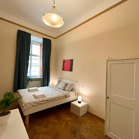 Apartamento Spacious 4br By Charles Bridge