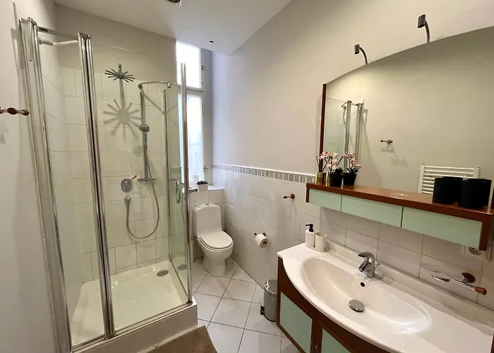 Apartman Spacious 4Br Apartment By Charles Bridge