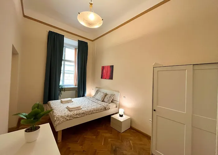 아파트 Spacious 4br By Charles Bridge