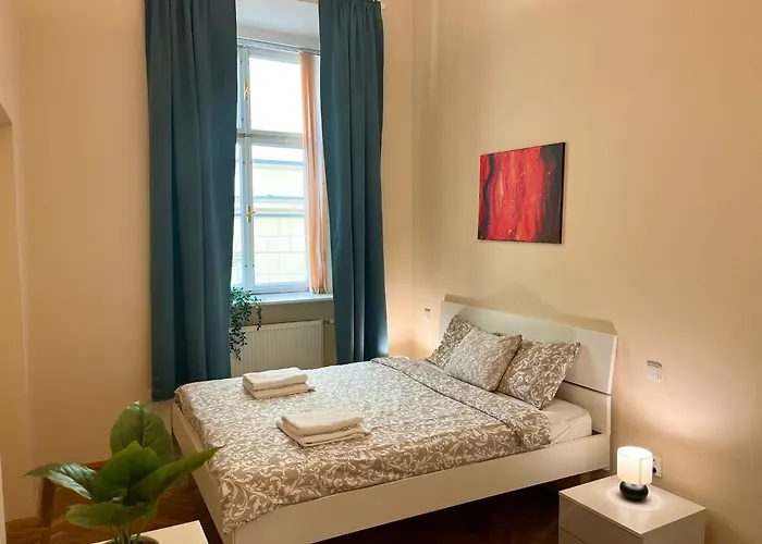 Spacious 4br By Charles Bridge アパート プラハ
